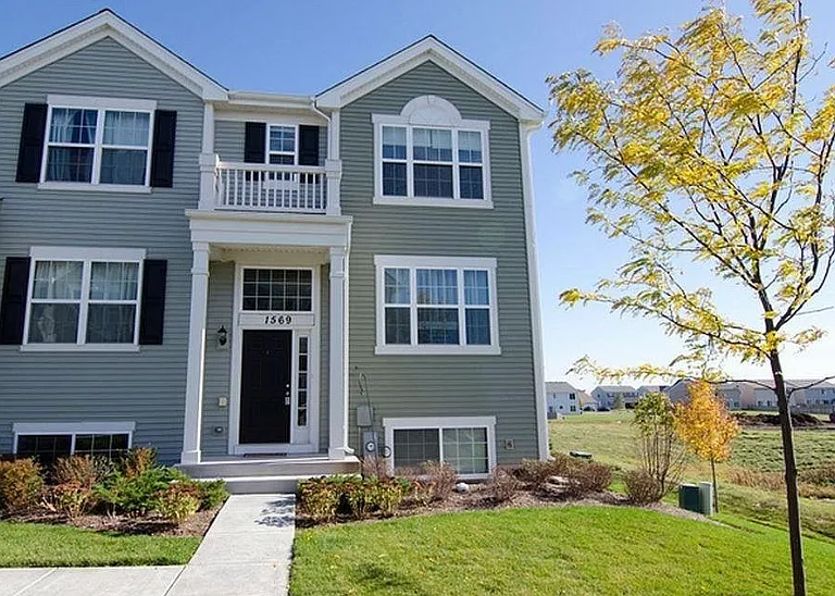1569 Windward Dr #TOWNHOME — Photo 1
