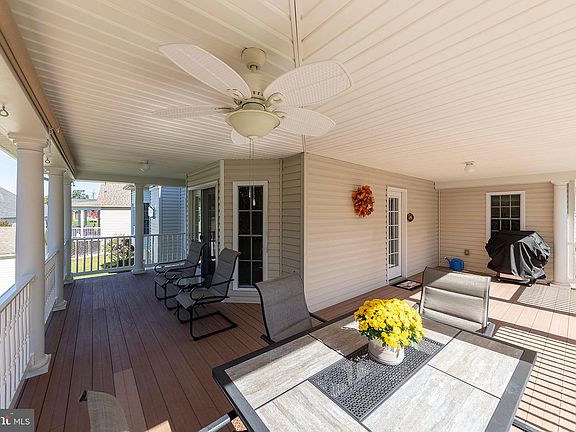 3rd image of 207 Taggart Dr