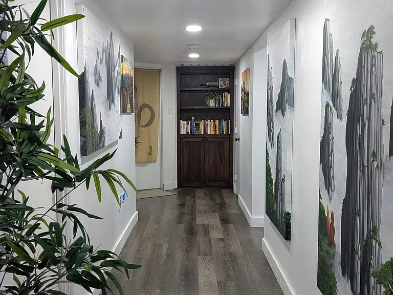 1629 N Laurel Ave — Photo 9