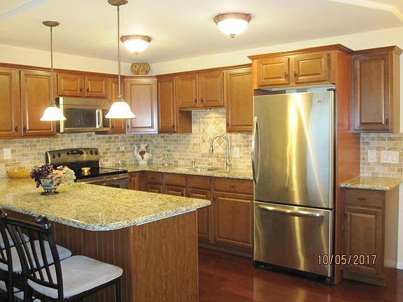 4th image of 408 Dover A #A