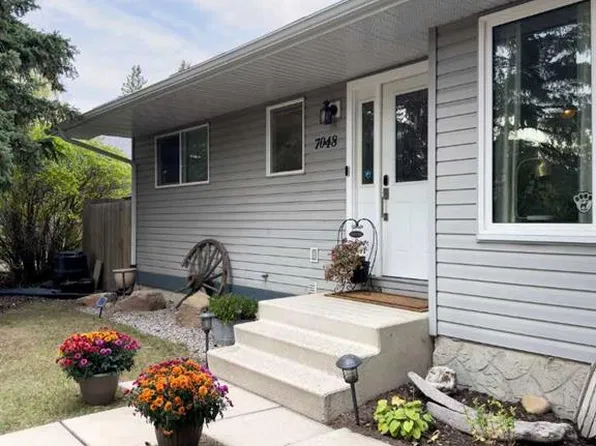 7048 S 61st Ave NW, Calgary, AB T3B 3H8
