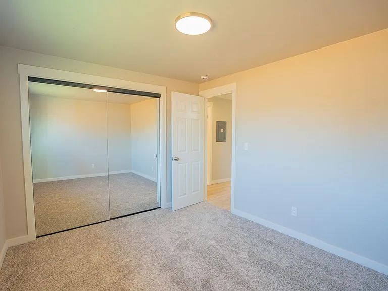 2910 Railroad St SE — Photo 10
