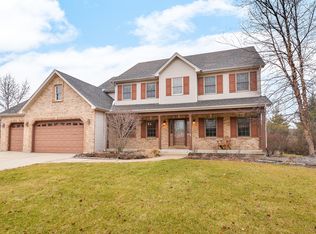 759 Evergreen Ln, Sugar Grove, IL 60554