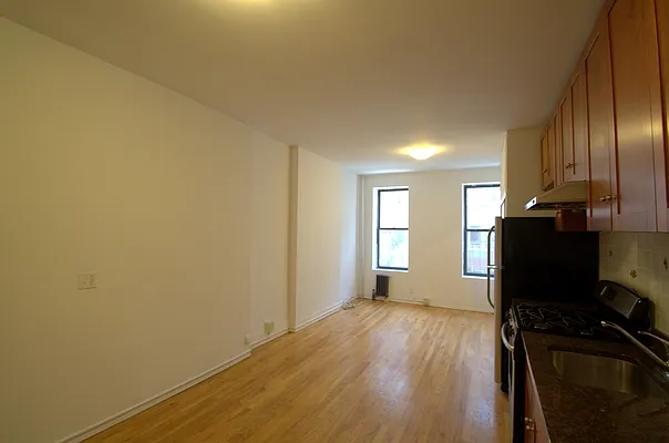 Rented by BLU Real Estate | media 16