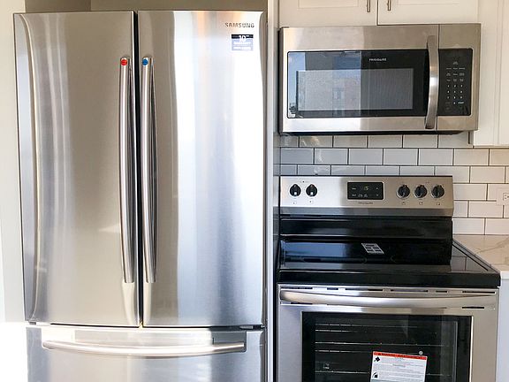 3rd image of 1212 N Lasalle St #1410