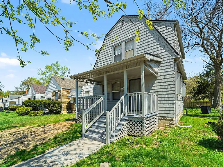 15818 Westbrook St — Photo 4