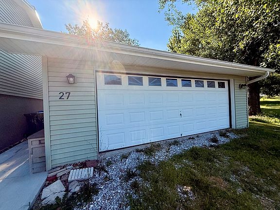 3rd image of 27 Roselene Dr