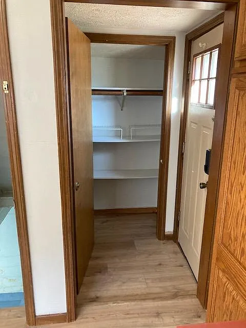 3 bed, 1.0 bath, 1250 sqft, $1,150 — Photo 4
