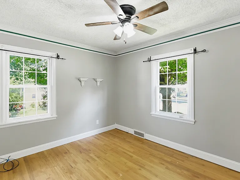 5227 Rees St — Photo 12