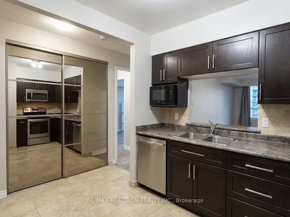 238 Doris Ave #1811, Toronto, ON M2N 6W1