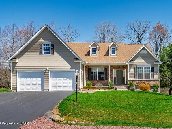 309 Golden Oaks Dr, White Haven, PA 18661