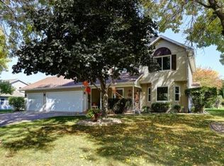 6 Lamplighter Ct, Appleton, WI 54914