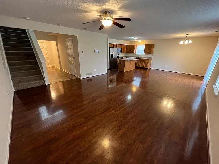 3168 Shadow Bend Dr — Photo 2