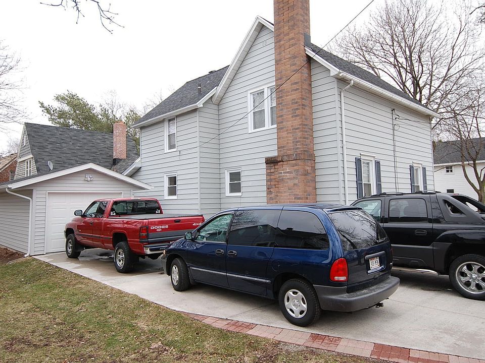 room for 3 cars on the drive
