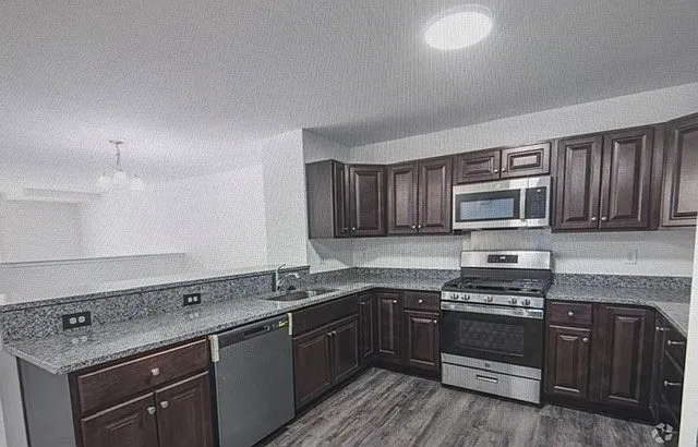 3 bed, 2.5 bath, 1600 sqft, $1,795 — Photo 2