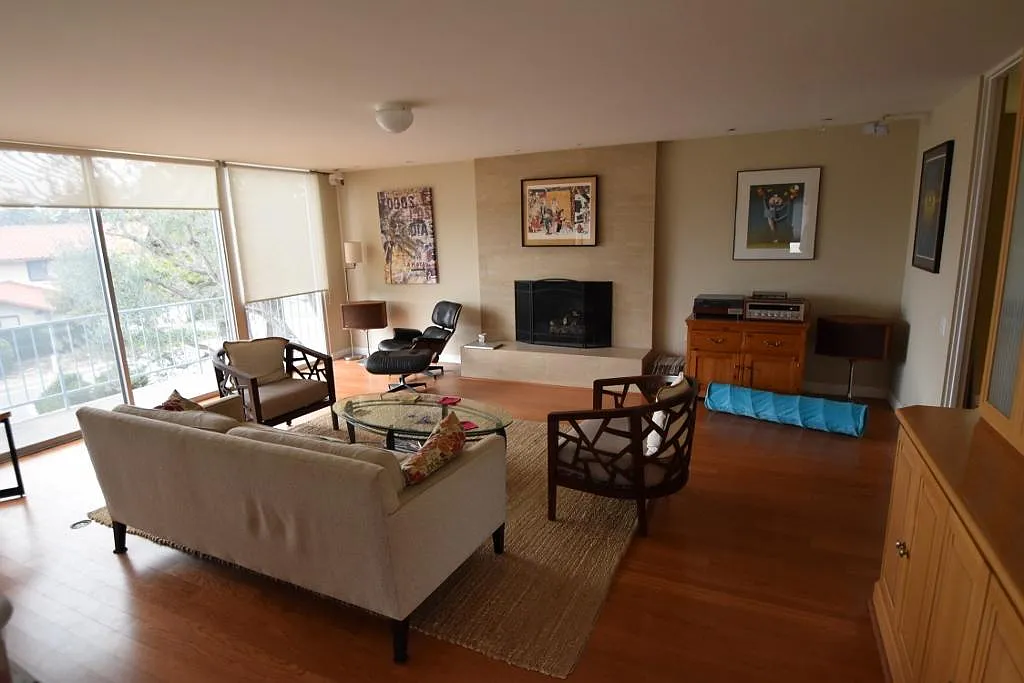 4 bed, 3.5 bath, 3025 sqft, $7,495 — Photo 2
