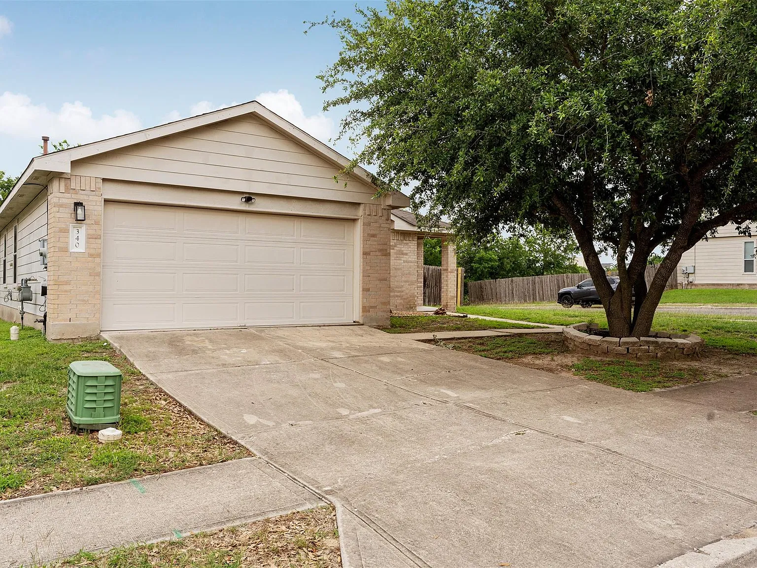3 bed, 2.0 bath, 1469 sqft, $1,750 — Photo 1