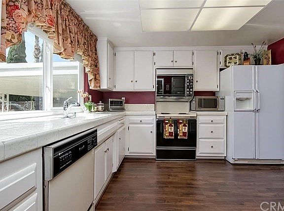 4th image of 14151 Uxbridge St