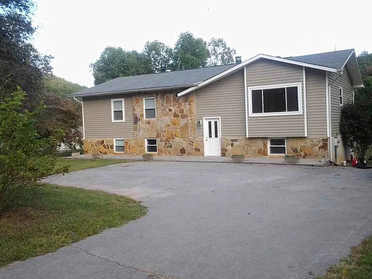 121 Old Centers Ferry Rd — Photo 9