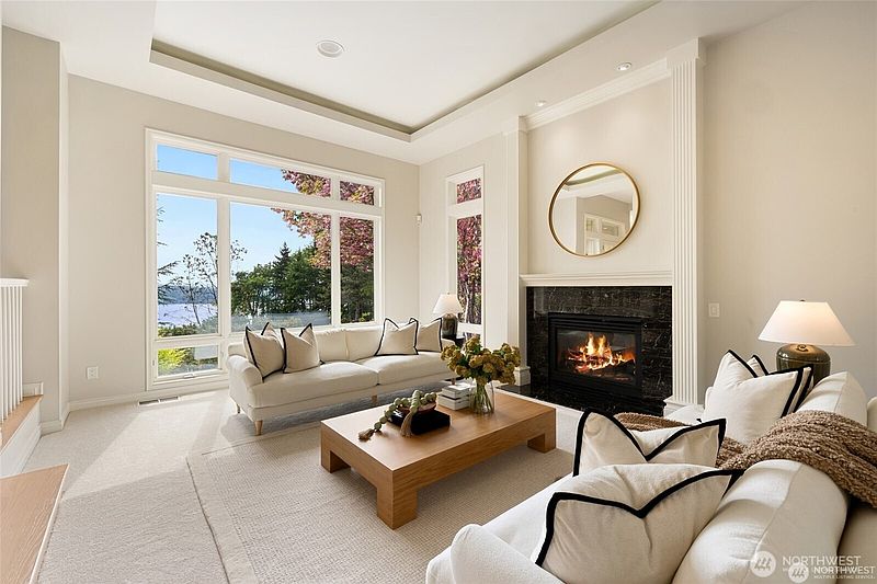 4th image of 8144 W Mercer Way