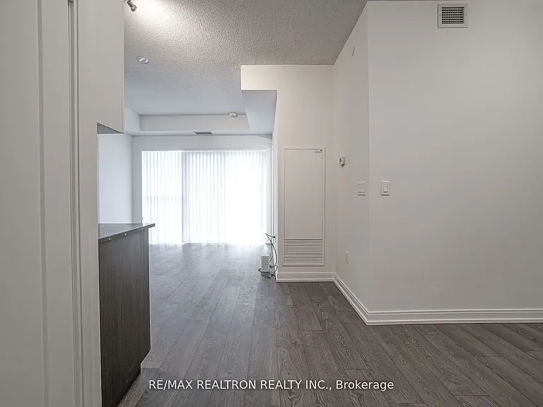 275 Village Green Sq #3315 — Photo 8
