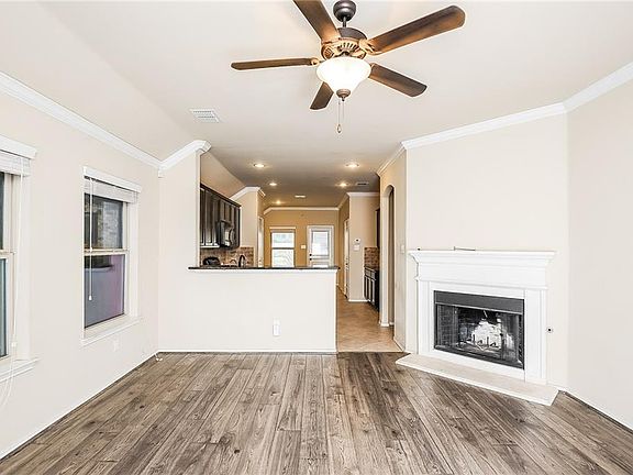 3rd image of 8456 Gentian Dr