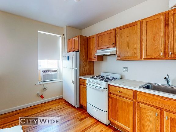 3rd image of 21 E 2nd St #32A