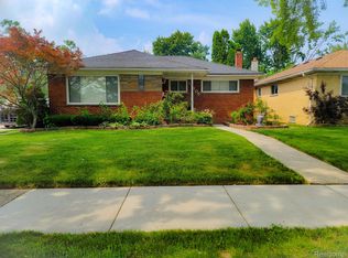 17605 Veronica Ave, Eastpointe, MI 48021