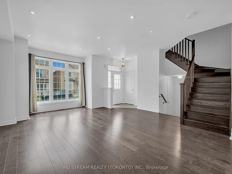17 Greenery Rd — Photo 2
