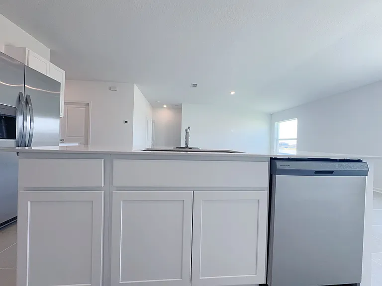 2362 McKinley Dr — Photo 9