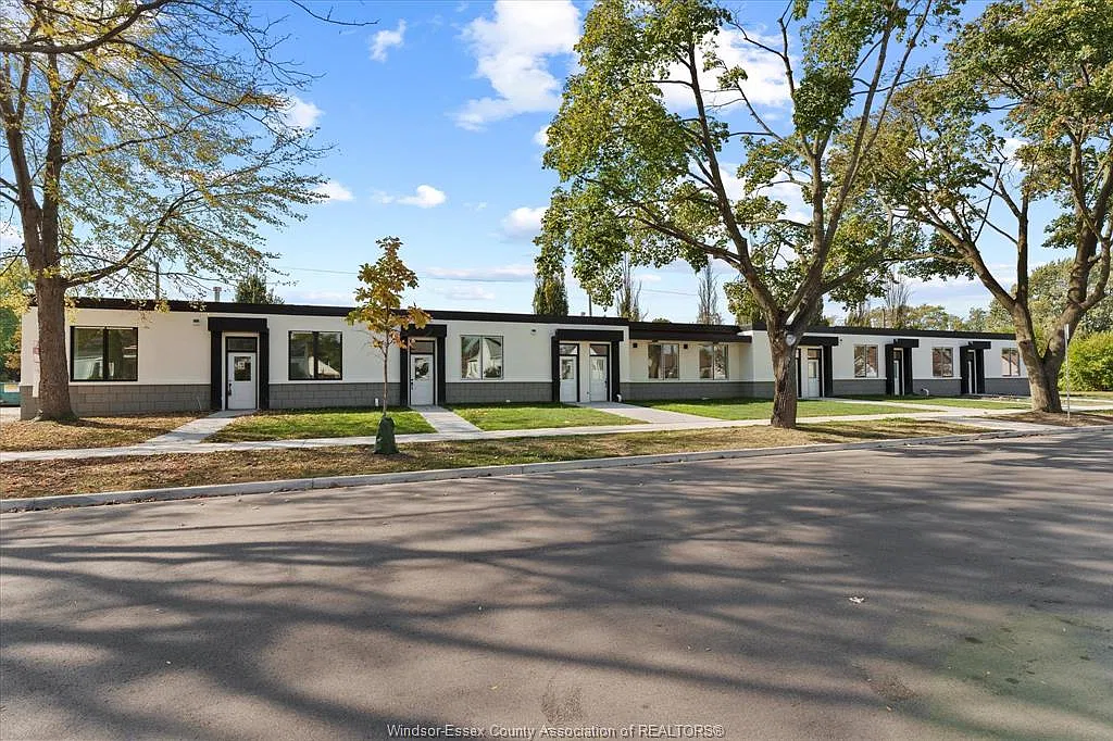 2 bed, $2,300 — Photo 3