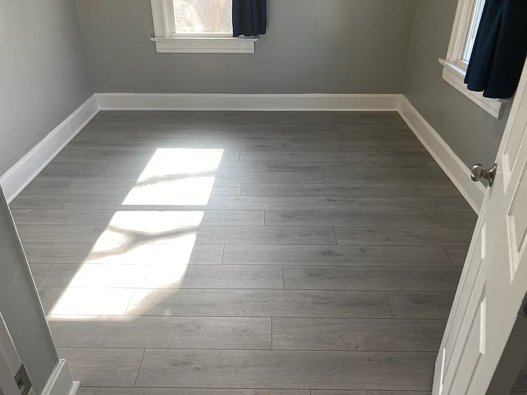 8 N Indiana Ave — Photo 31