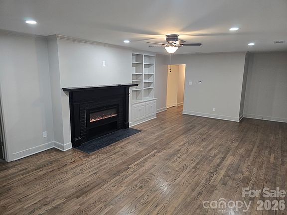 4th image of 126 Sunset Dr