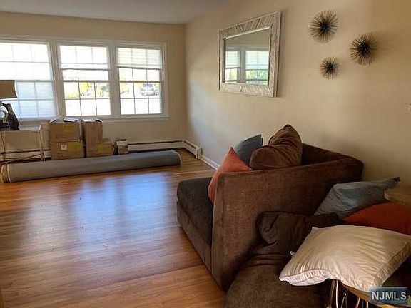 3rd image of 9 Glen Ct #A