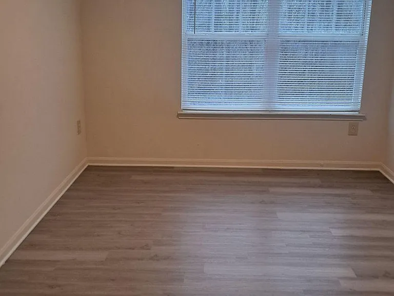 100 Teejay Dr — Photo 5
