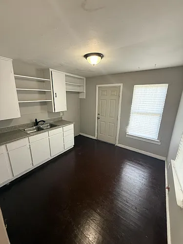 1414 Dunaway St Photo 1