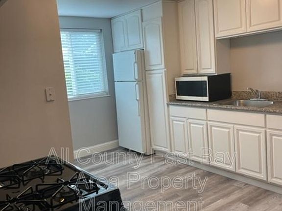 4th image of 749 Medford Ave
