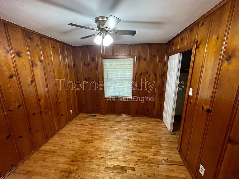 1809 Bedford Rd — Photo 4