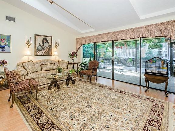 5th image of 834 Park Ct