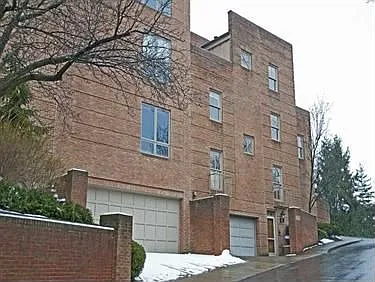 201 N Woodland Rd photo 1