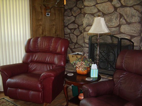 4th image of 504 Cottonwood Dr