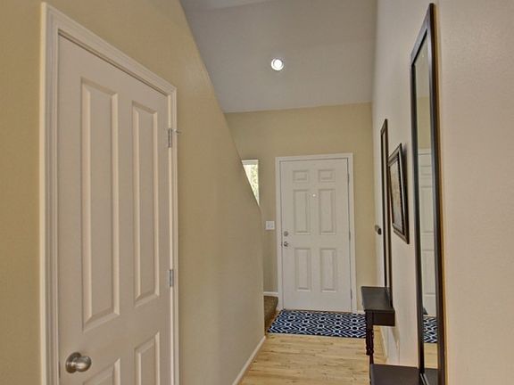 4th image of 1216 Ebbets Dr SW