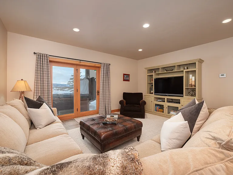 505 N Lupine Ln — Photo 11