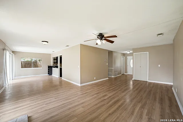 5 bed, 2.0 bath, 1890 sqft, $2,300 — Photo 3
