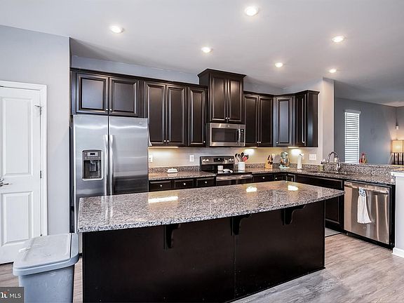4th image of 203 Norwood Dr
