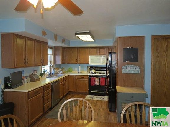 2nd image of 427 1st Ave SE
