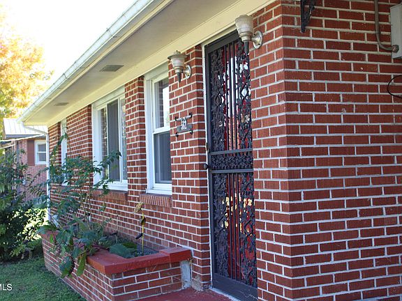 5th image of 562 Oakwood Ave
