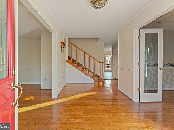 3rd image of 6519 Dinwiddie Ct