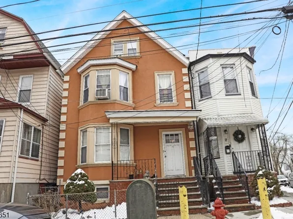 4 Tappan St, Kearny Town, NJ 07032