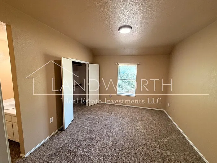 241 Rentz Place Cir — Photo 10